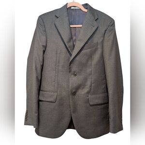 LIKE NEW! Joseph Abboud Gray Suit. Sz 38 Regular/ Pants 32 Waist